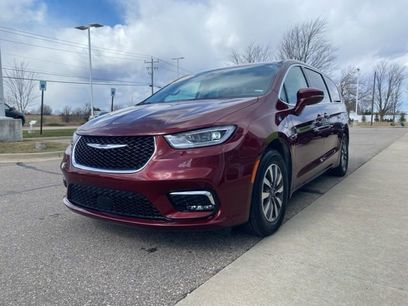 Certified 2022 Chrysler Pacifica Touring-L