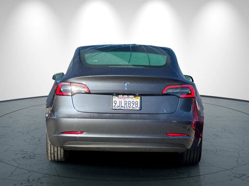 Used 2023 Tesla Model 3 Standard Range image 5