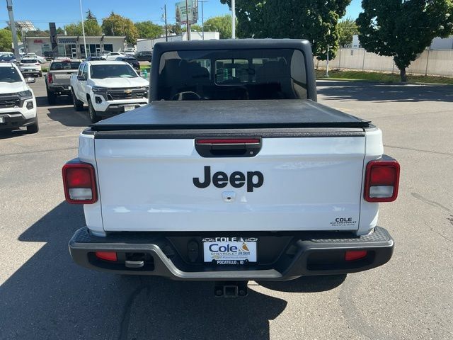 Used 2022 Jeep Gladiator Sport AWD/4WD image 5