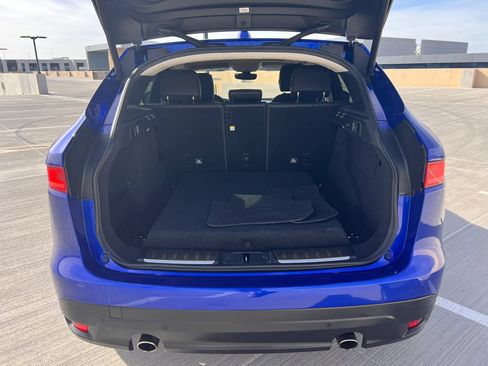Used 2019 Jaguar F-PACE Premium AWD/4WD image 16