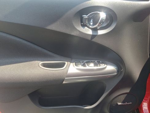 Used 2016 Nissan Juke SV w/ Technology Package AWD/4WD image 12