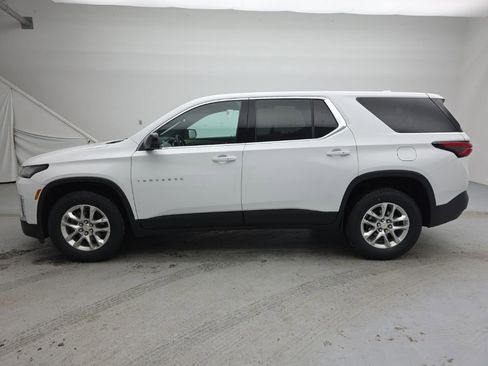 Used 2023 Chevrolet Traverse LS image 8