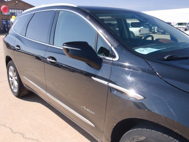 Used 2018 Buick Enclave Avenir w/ Avenir Technology Package AWD/4WD image 10