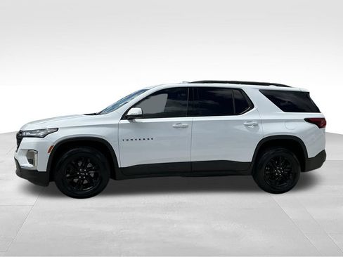 Used 2023 Chevrolet Traverse LT FWD image 3