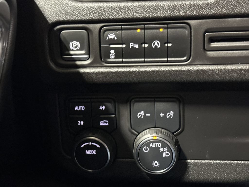 Used 2024 Chevrolet Tahoe LT AWD/4WD image 19
