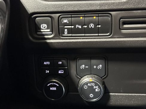 Used 2024 Chevrolet Tahoe LT AWD/4WD image 19