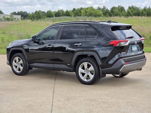 Used 2019 Toyota RAV4 Limited AWD/4WD image 4
