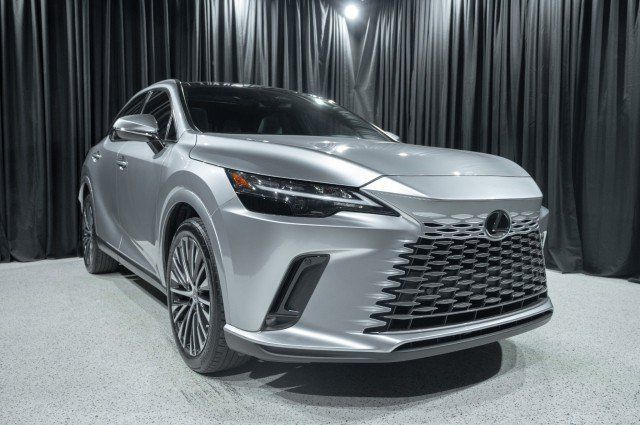Used 2023 Lexus RX 350 Premium Plus w/ Accessory Package (Z1) AWD/4WD image 3