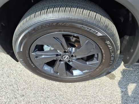 Used 2026 Nissan Rogue SV FWD image 5