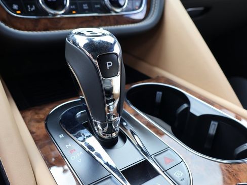 New 2025 Bentley Bentayga Extended Wheelbase image 30