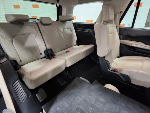 Used 2024 Ford Expedition Limited image 21