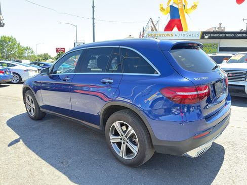 Used 2018 Mercedes-Benz GLC 300 4MATIC image 4