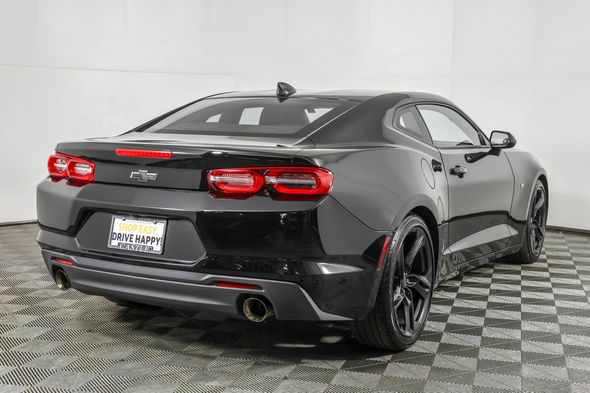 Used 2023 Chevrolet Camaro LT RWD image 13