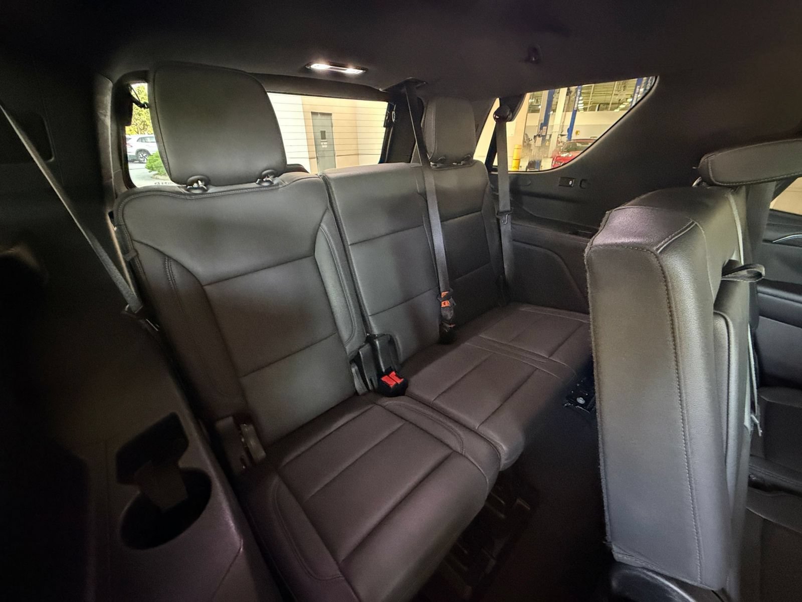 Used 2024 Chevrolet Tahoe LT w/ Luxury Package RWD image 24