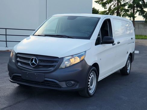 Used 2018 Mercedes-Benz Metris image 1