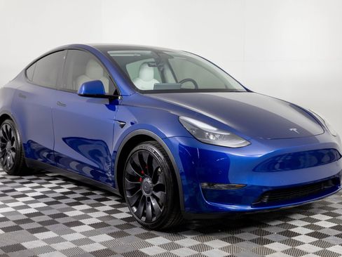 Used 2022 Tesla Model Y Performance image 11