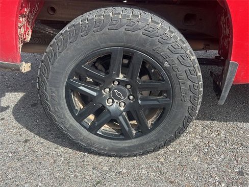 Used 2021 Chevrolet Silverado 1500 LT Trail Boss w/ LPO, Dark Essentials Package image 10