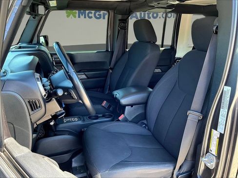 Used 2016 Jeep Wrangler Unlimited Sport w/ Quick Order Package 24S AWD/4WD image 22