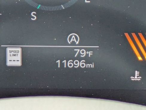 Used 2024 Kia Sorento S w/ Panoramic Sunroof Package image 33