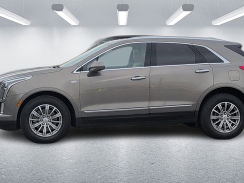 Used 2018 Cadillac XT5 Luxury w/ Driver Awareness Package image 2