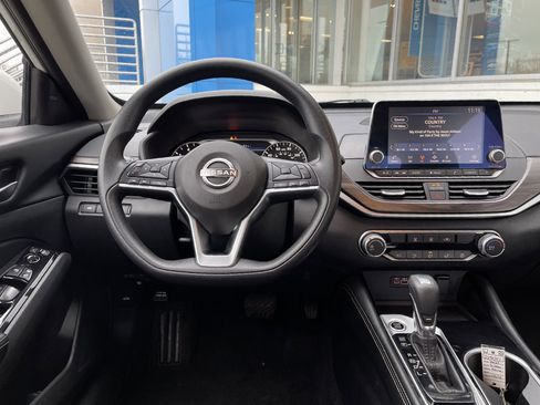 Used 2023 Nissan Altima 2.5 SV image 17