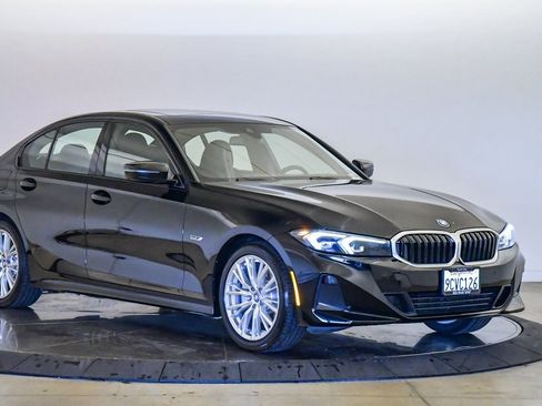 Certified 2023 BMW 330e w/ Convenience Package image 6