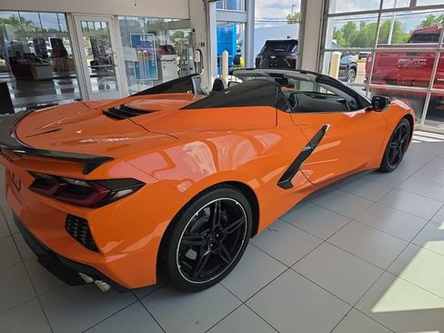 Used 2023 Chevrolet Corvette Stingray Premium Conv w/ Z51 Performance Package RWD image 6