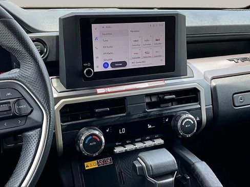 Used 2025 Toyota Tacoma SR5 w/ SR5 Upgrade Package AWD/4WD image 7