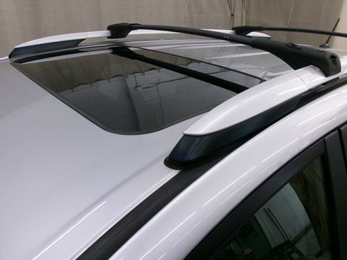 Used 2013 Toyota RAV4 Limited AWD/4WD image 4