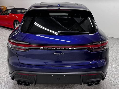 Used 2025 Porsche Macan w/ Premium Package Plus AWD/4WD image 5