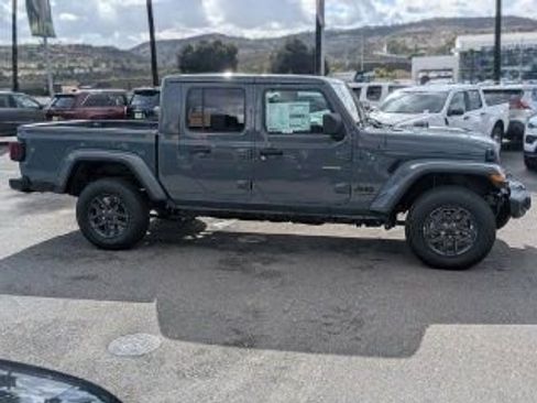 New 2026 Jeep Gladiator Sport image 4