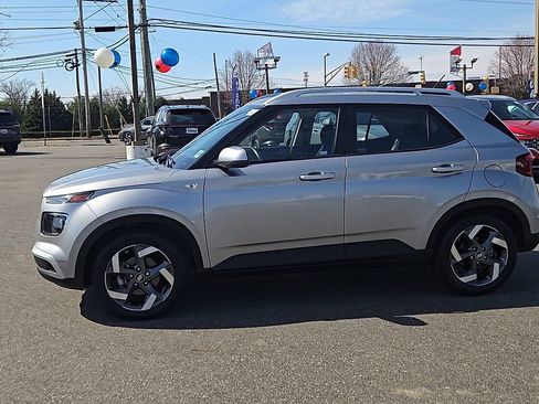 Certified 2023 Hyundai Venue SEL image 5