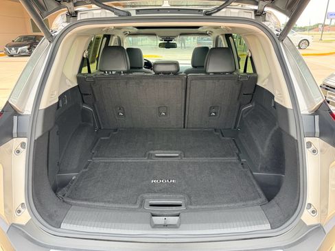 Used 2023 Nissan Rogue Platinum FWD image 30