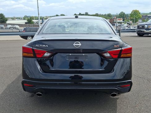 Used 2024 Nissan Altima 2.5 SR w/ SR Premium Package FWD image 5