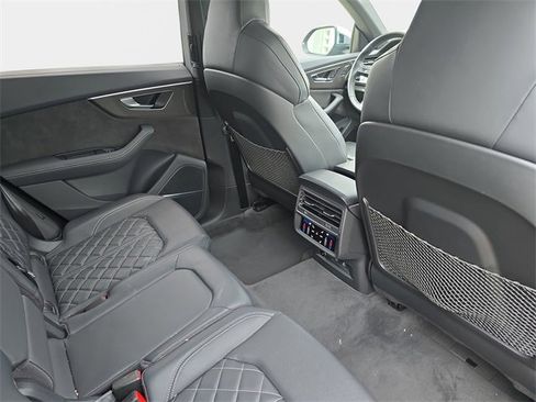 Used 2022 Audi SQ8 Prestige image 13