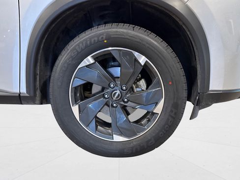 Used 2025 Nissan Rogue SV image 49