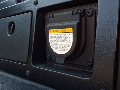 Used 2017 Toyota Tacoma TRD Sport AWD/4WD image 24