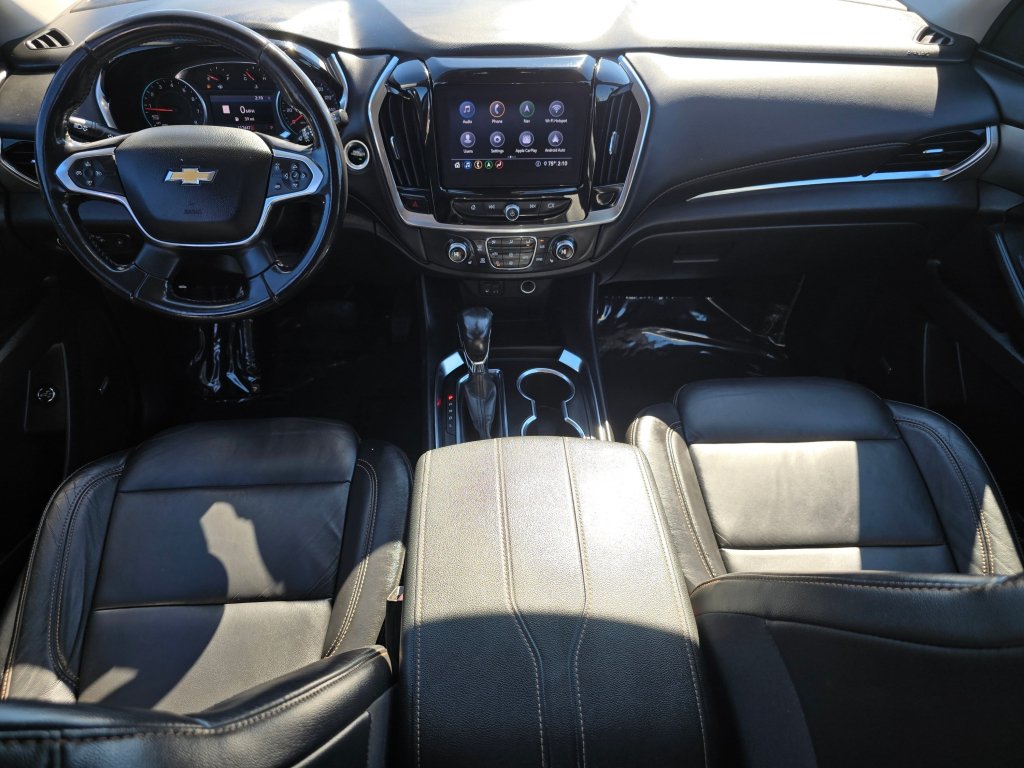 Used 2021 Chevrolet Traverse LT w/ LT Premium Package AWD/4WD image 2