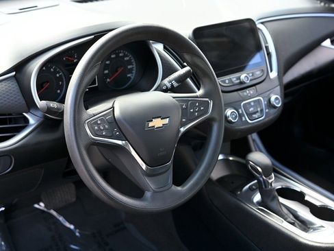 Used 2021 Chevrolet Malibu LS w/ Driver Confidence Package II image 8