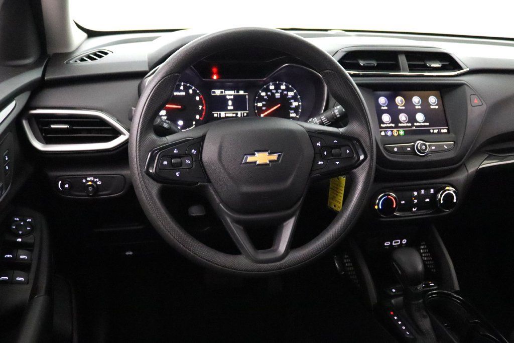 Used 2023 Chevrolet TrailBlazer LS AWD/4WD image 16