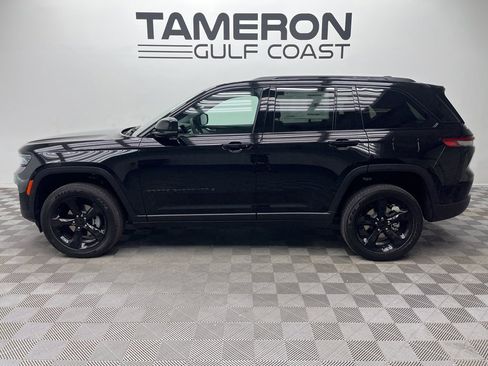 New 2025 Jeep Grand Cherokee Altitude image 2