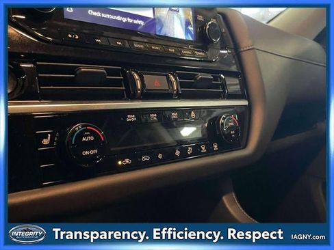Used 2025 Nissan Pathfinder SL AWD/4WD image 29