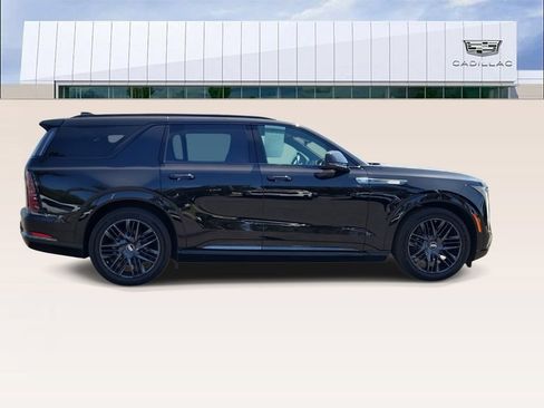 New 2026 Cadillac Escalade IQL Sport 1 w/ LPO, ONYX Package AWD/4WD image 32