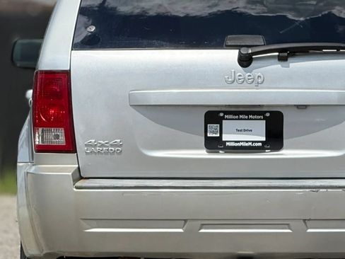 Used 2010 Jeep Grand Cherokee Laredo AWD/4WD image 13