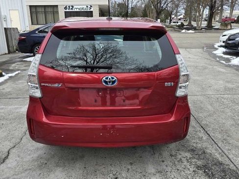 Used 2013 Toyota Prius V Five image 4