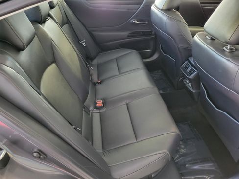 Certified 2023 Lexus ES 300h w/ Premium Package image 16