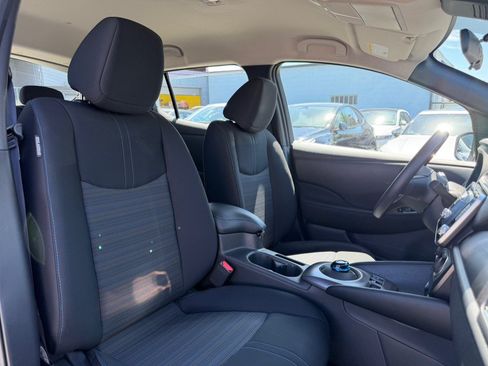 Used 2025 Nissan Leaf S FWD image 33