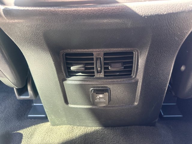 Used 2018 Nissan Titan SV w/ SV Convenience Package AWD/4WD image 18