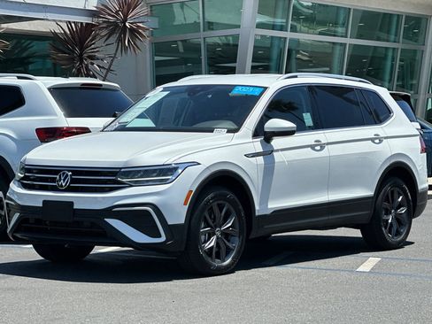 Used 2023 Volkswagen Tiguan SE FWD image 9