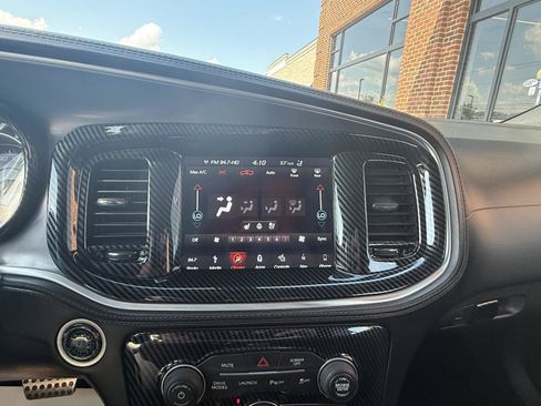 Used 2019 Dodge Charger Scat Pack w/ Dynamics Package RWD image 25